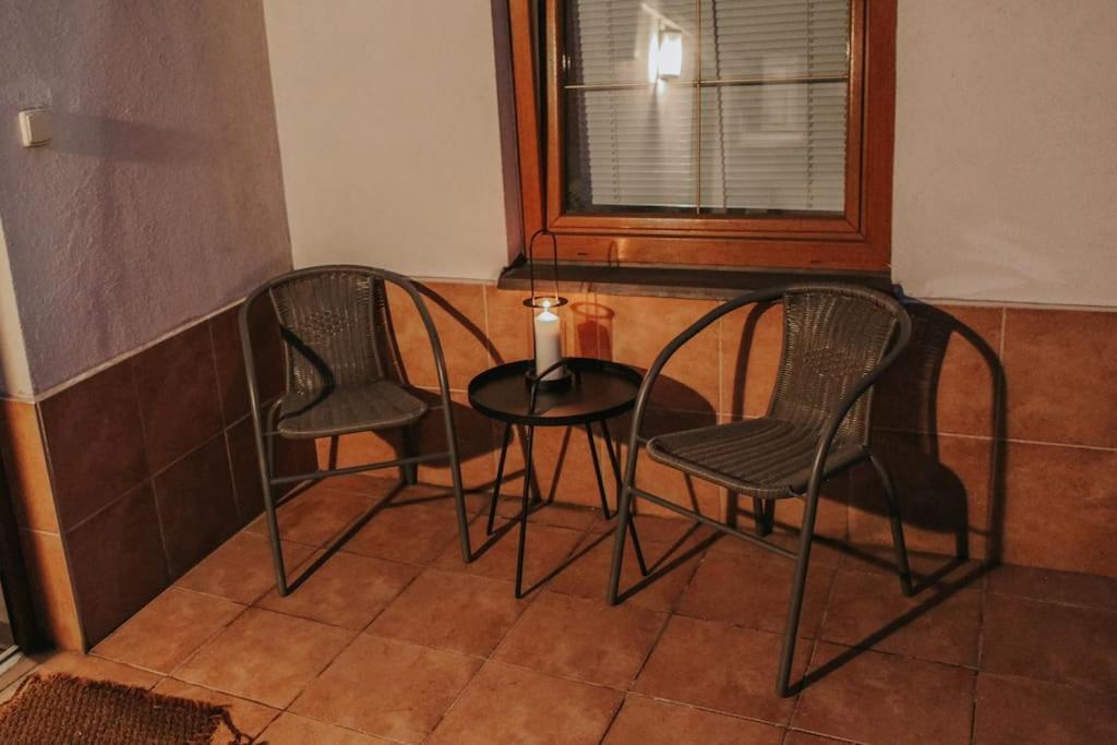 Cozy In The Heart Of The Historic Apartman